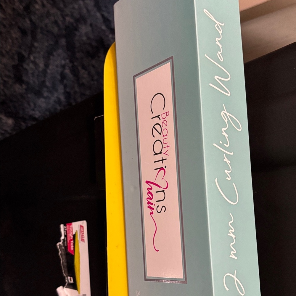 Beauty Creations Curling Wand in Light Blue Box